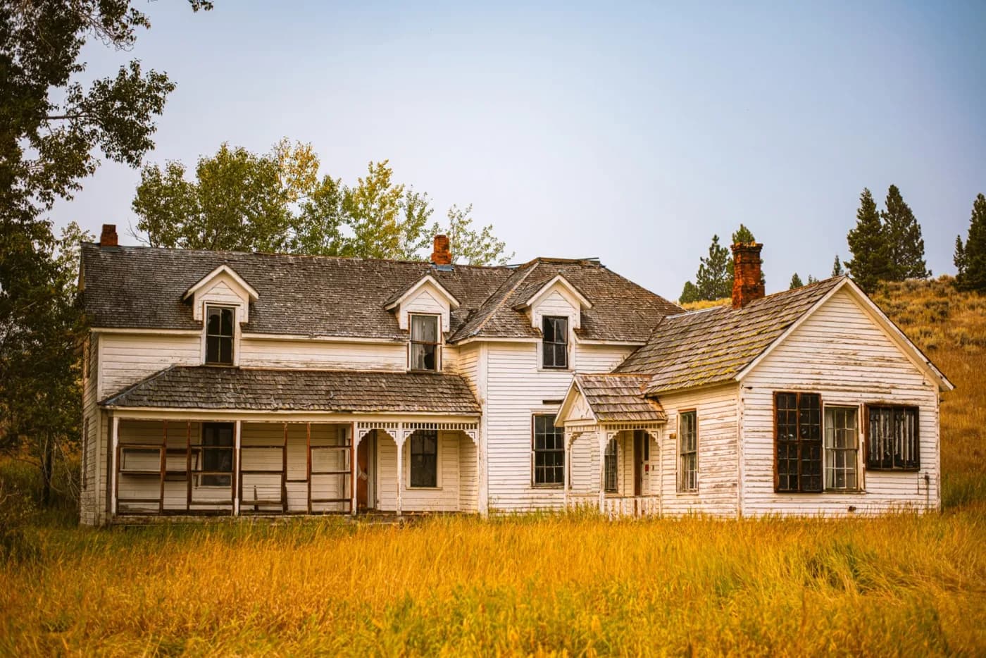 Original exterior photo before AI redesign